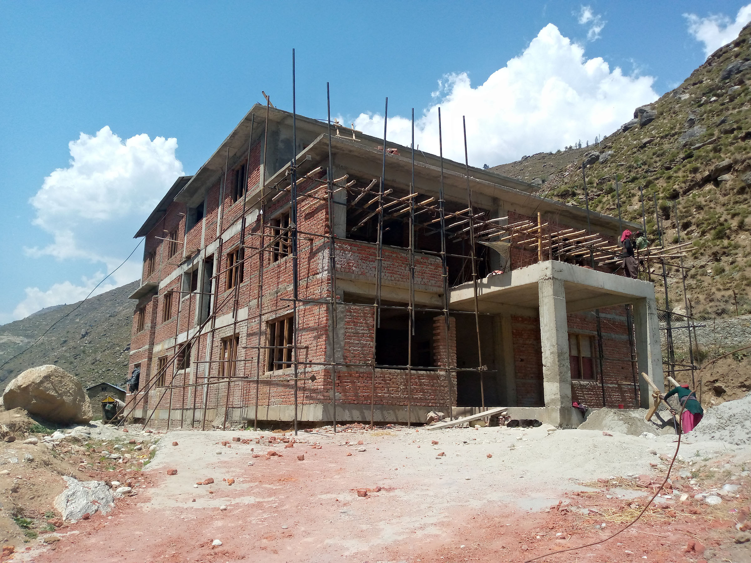 निर्माणाधीन प्रशासकीय भवन