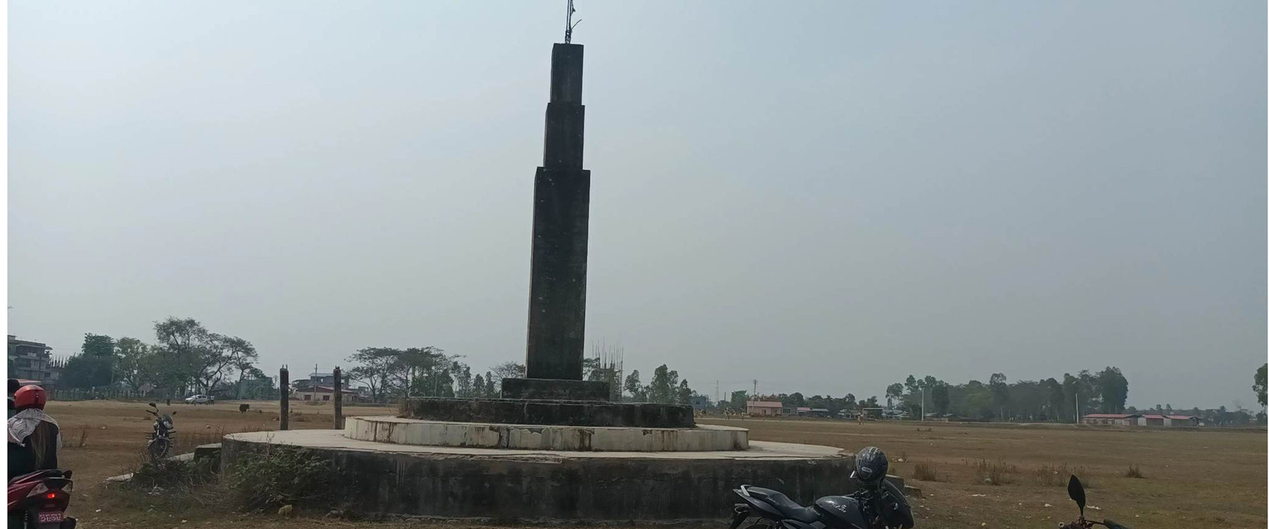 बेवारिसे बन्यो, स्मृति स्तम्भ