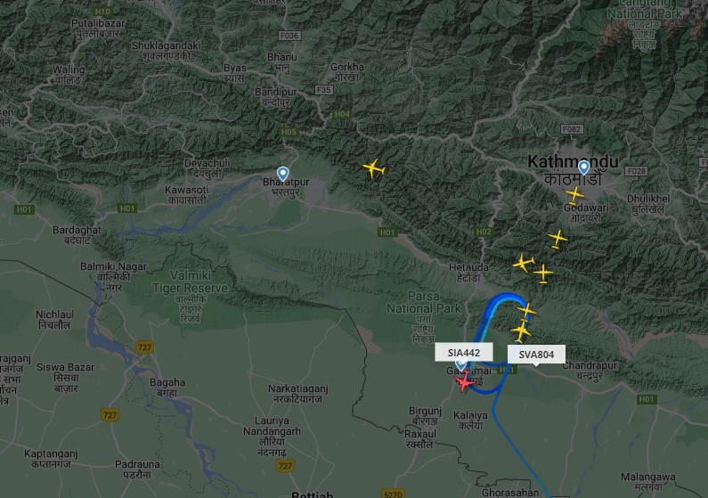 फ्लाई दुबई जहाजको इन्जिनमा समस्या आएपछि  सात वटा जहाज नेपाली आकाशमा होल्ड