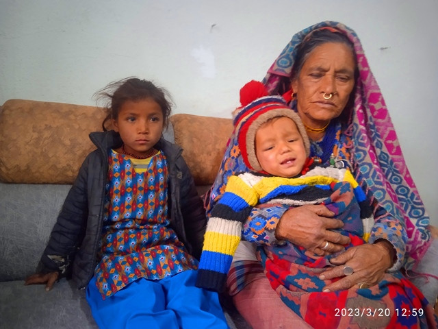 दुवै मिर्गौला फेल भएर आमाको मृत्यु भएपछि चार बालबालिकाको बिचल्ली