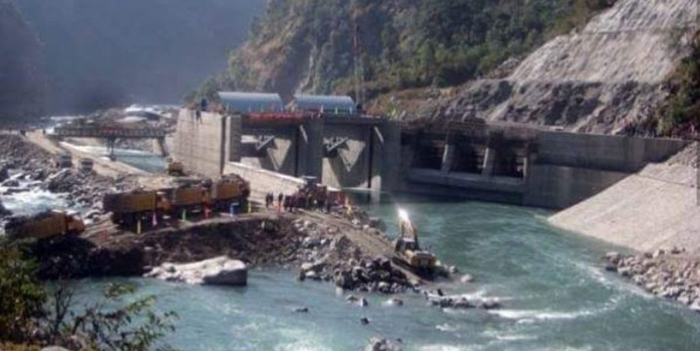 जोखिममा रहेको अरुण तेस्रोको बाँध निर्माणस्थल अनुगमन