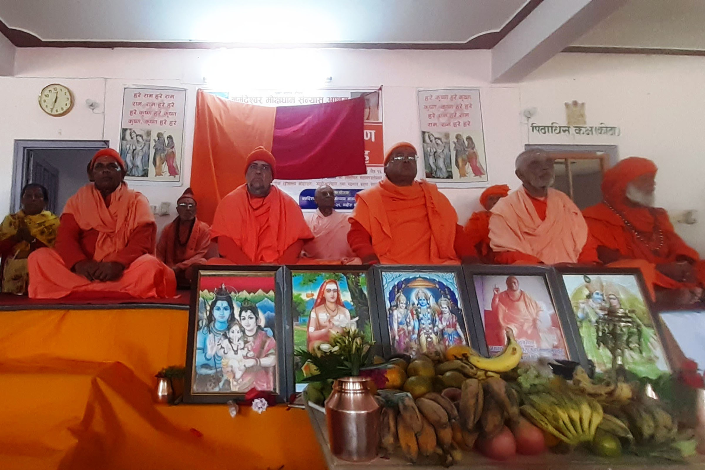 नर्मदेश्वर मोक्षाश्रमधाममा साधुसन्तहरू