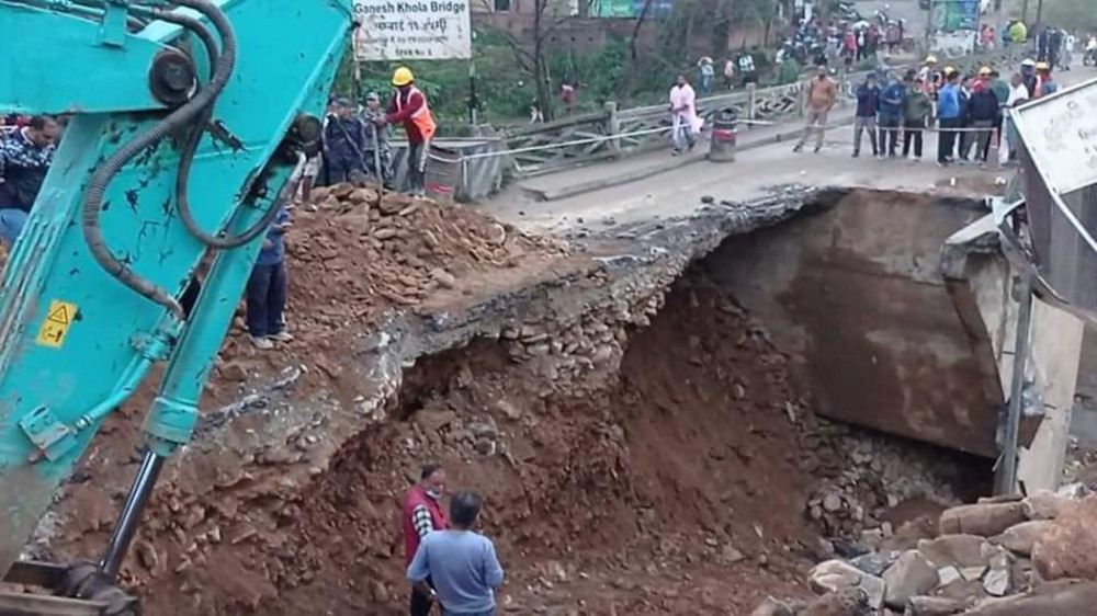 सडक खुलाउन अझै केही घन्टा लाग्ने