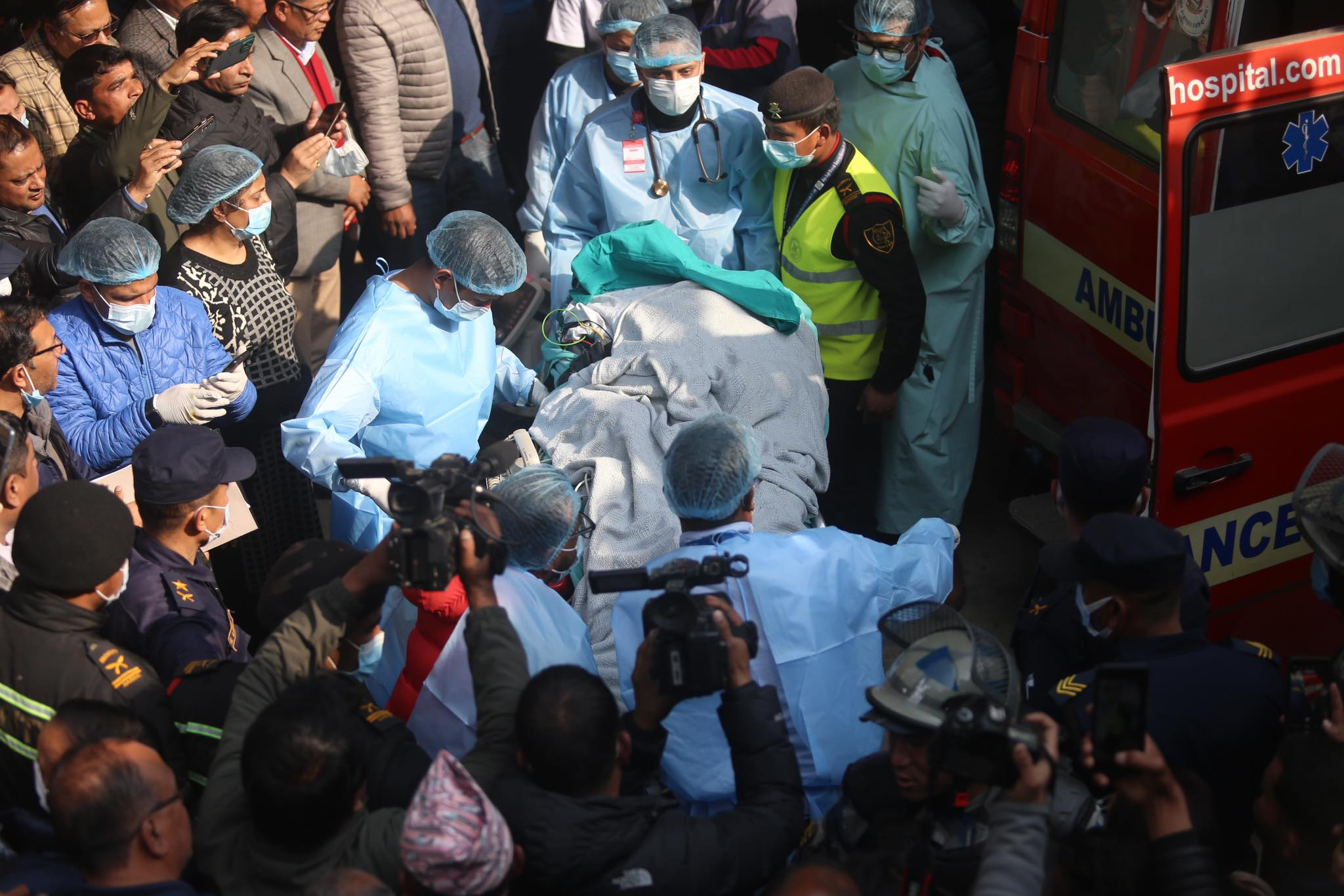 भण्डारीलाई अस्पतालबाट विमानस्थल लगियो, एयर एम्बुलेन्समार्फत मुम्बई लैजाँदै