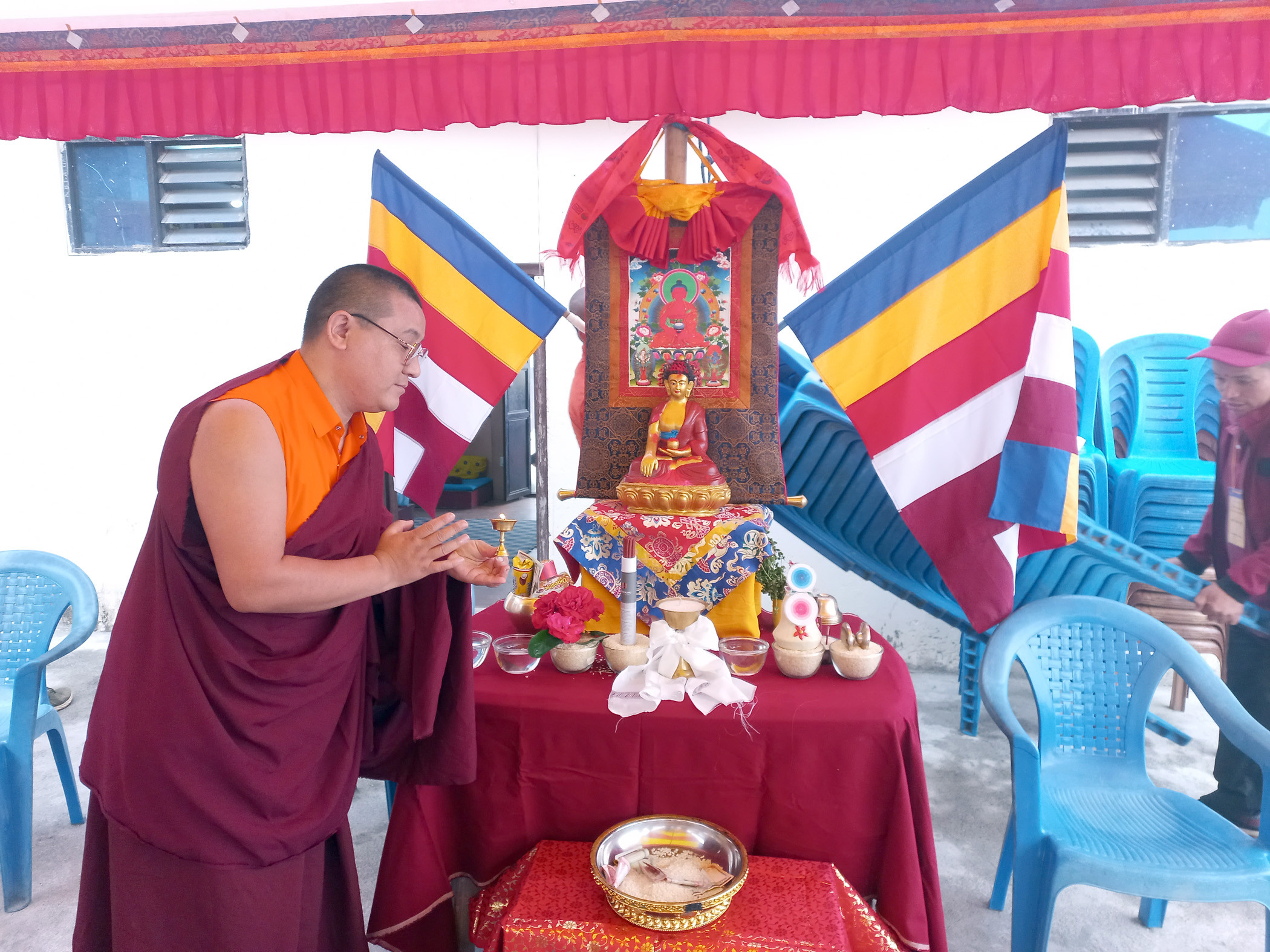 देशभरका बौद्ध तीर्थस्थलमा दर्शनार्थीको घुइँचो