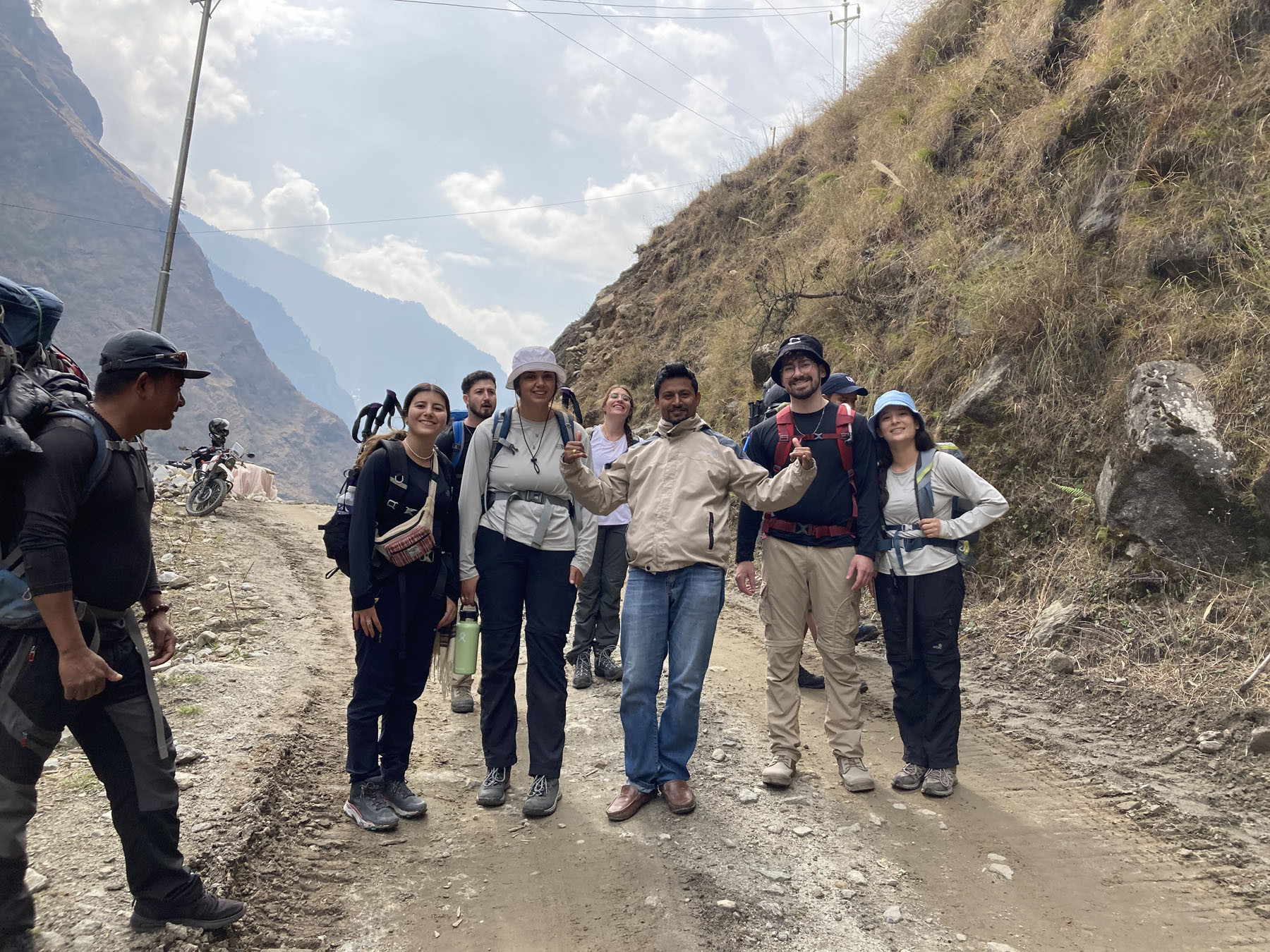 मनाङमा विदेशी पर्यटकको लर्को