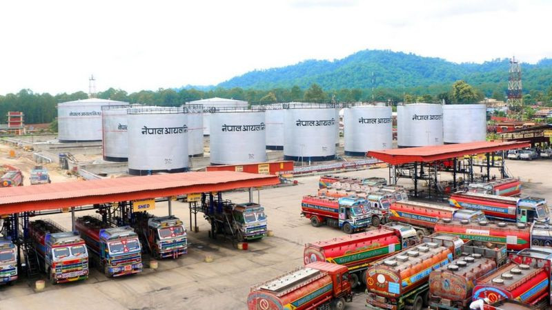 भारतबाट घटेर आयो पेट्रोलियम पदार्थको मूल्य