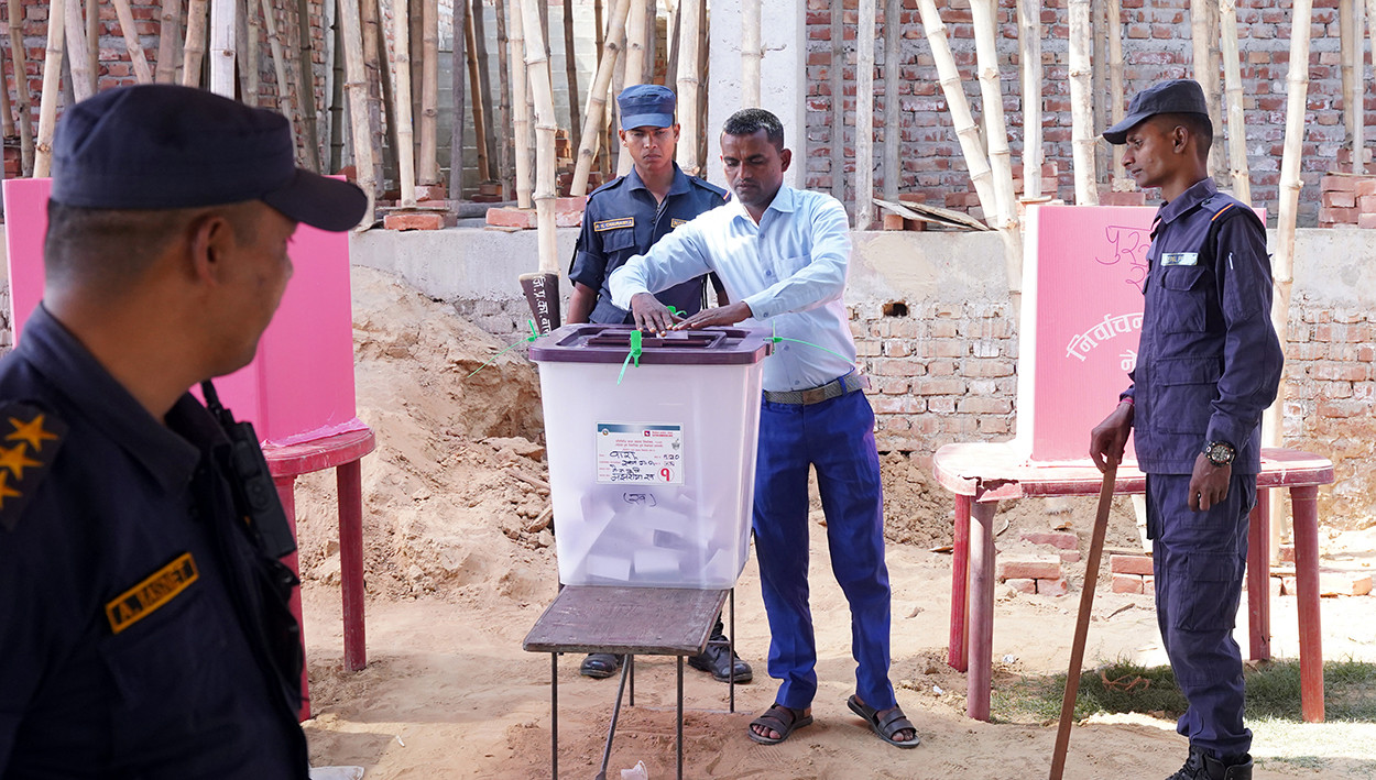 उपनिर्वाचनको मतदान सम्पन्नः करिव ६० प्रतिशत मत खस्यो